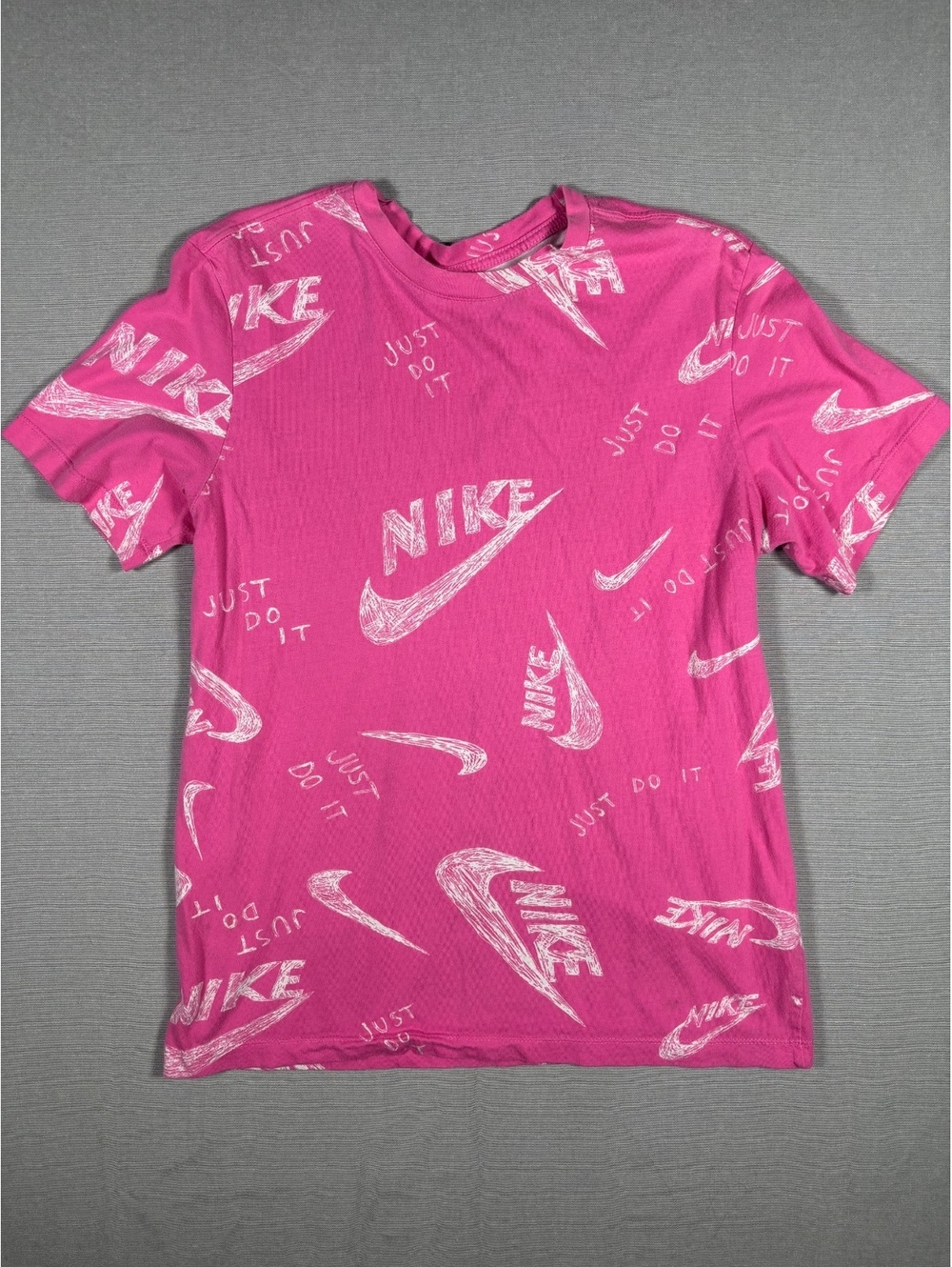 Nike Pink All Over Print Sketch Just Do It Graphic T-Shirt Size Medium